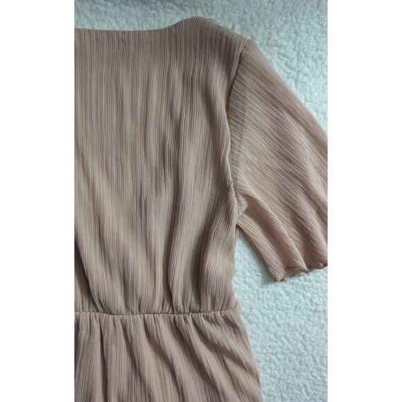 Like new! Zara Mini Dress Deep V Pleated Pale Pink with sash, Size M - Picture 9 of 9